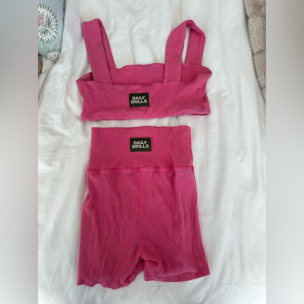 Daily drills hot pink active set